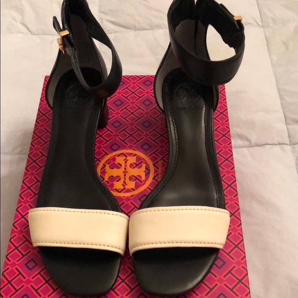 Tory Burch Black/Ivory sandals
